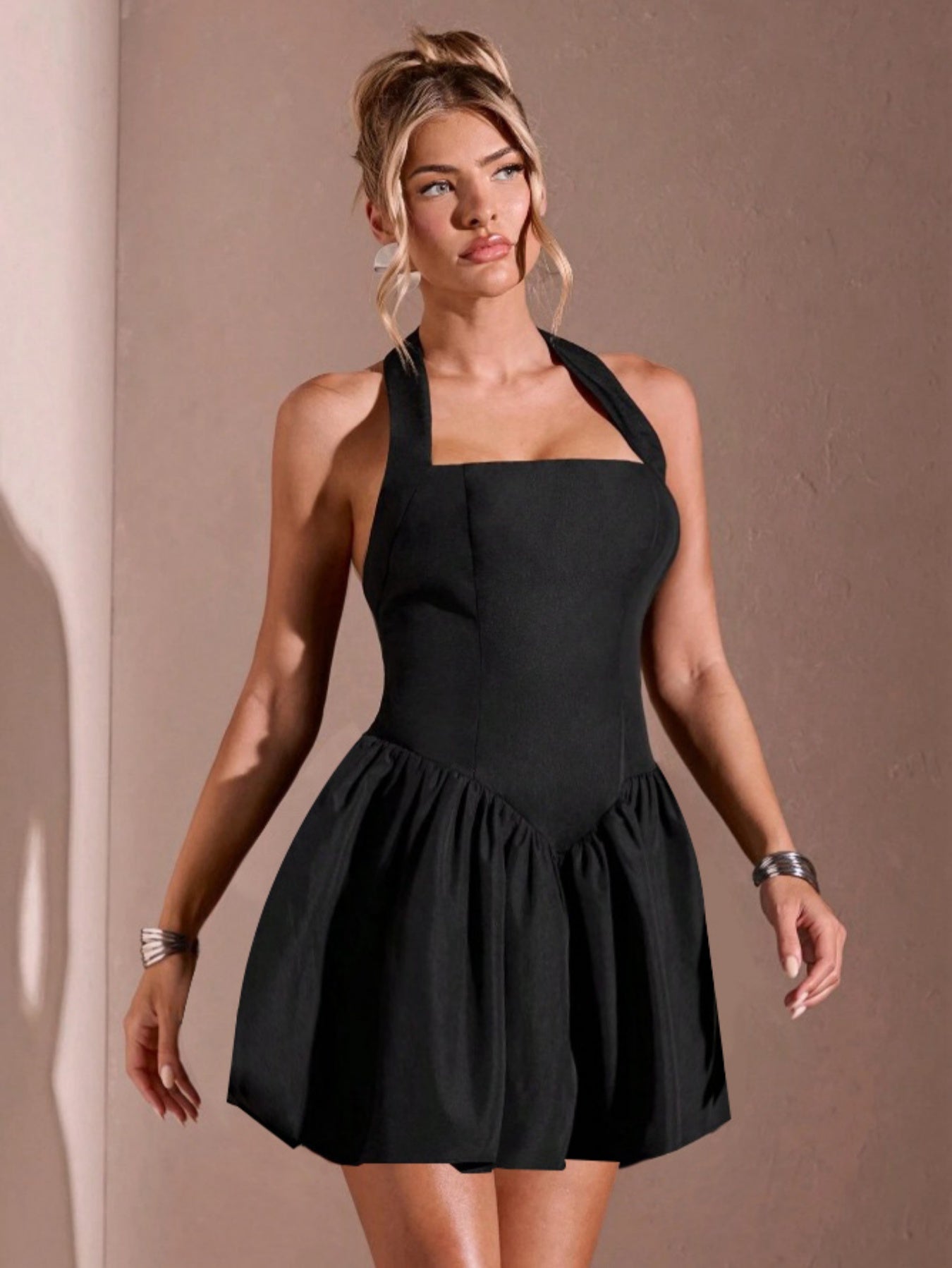 Women'S Sexy Halter Neck Strapless Tube Top - A-Line Pleated Short Skirt, Slim Fit, Square Neck, Long Sleeve, Solid Color, Perfect for Spring\u002FSummer\u002FFall, Casual Attire, Casual Attire|Sleek Silhouette|Aline Silhouette